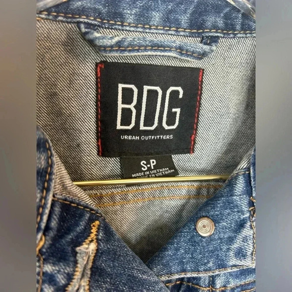 BDG Urban Outfitters Blue 100% Cotton Denim Trucker  Jean Jacket - Size Small - Picture 7 of 7